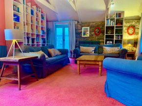 Moments to 3 beaches. Own patio. Spacious. Private